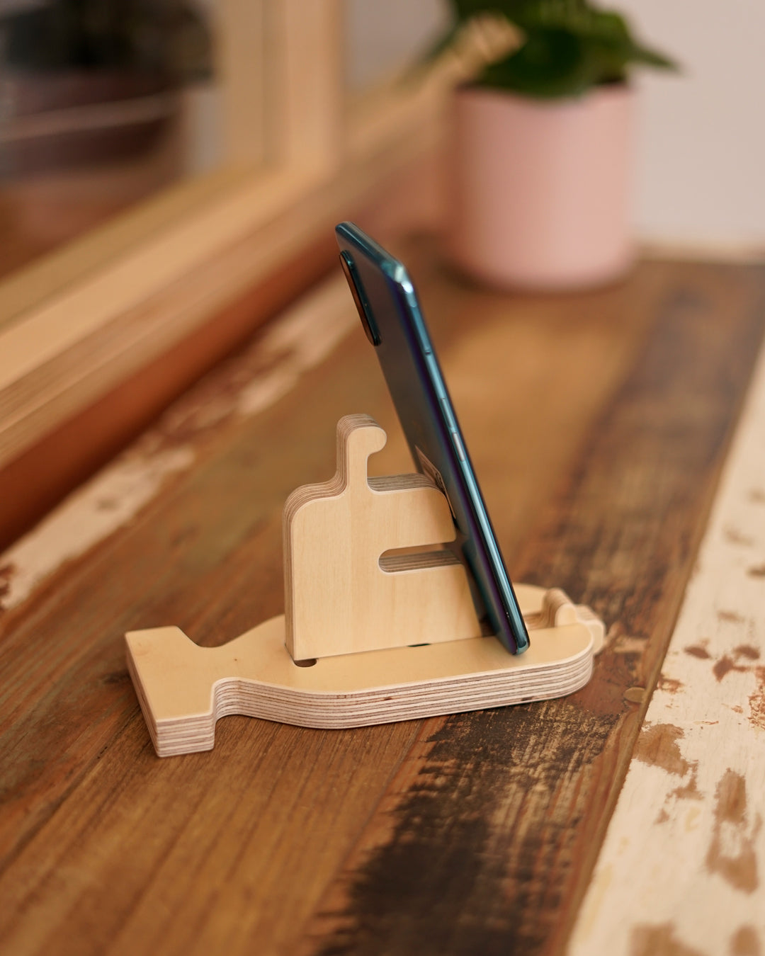 apoyo para teléfono de madera submarine