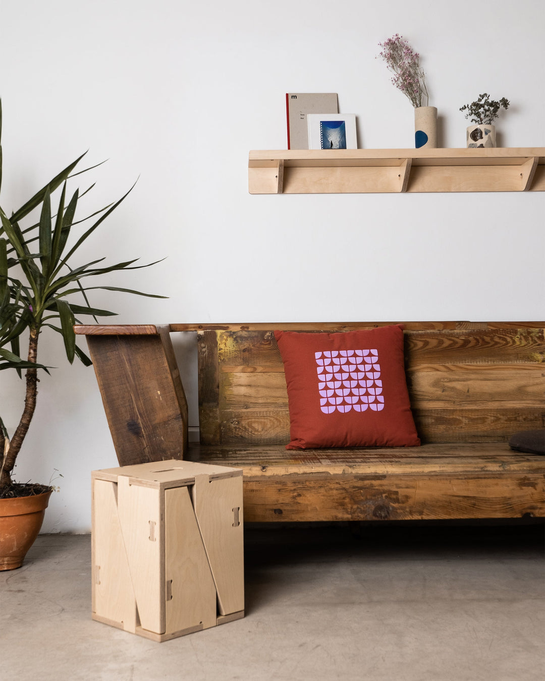 IN | Taburetes apilables (diseño 2019)