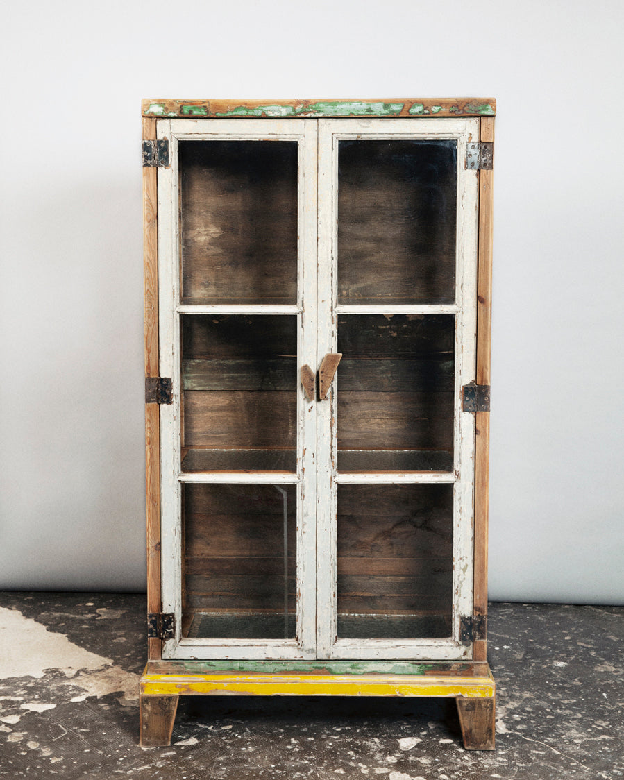 rE #2 | Glass doors cabinet