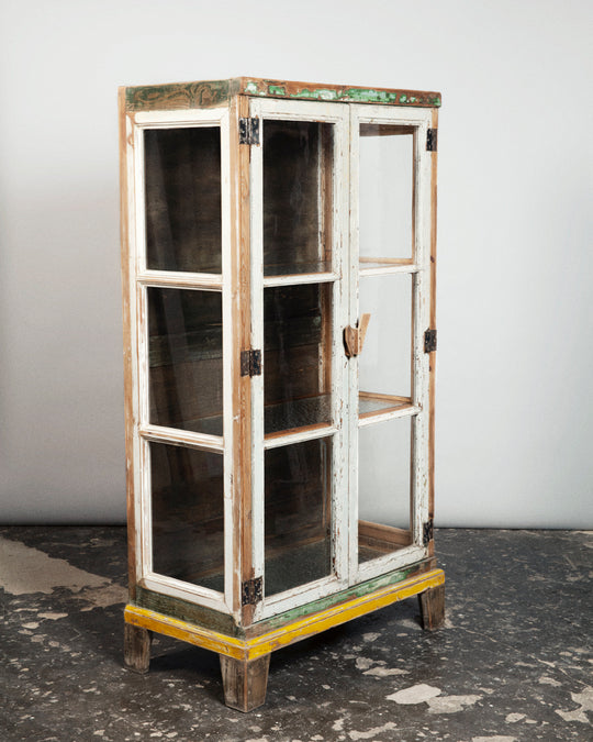 rE | Glass doors cabinet
