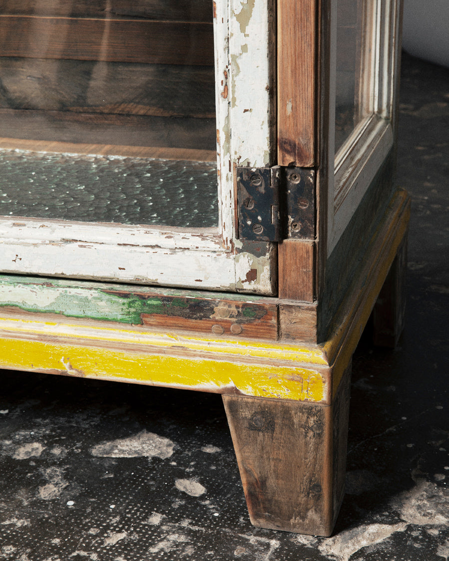 rE #2 | Glass doors cabinet