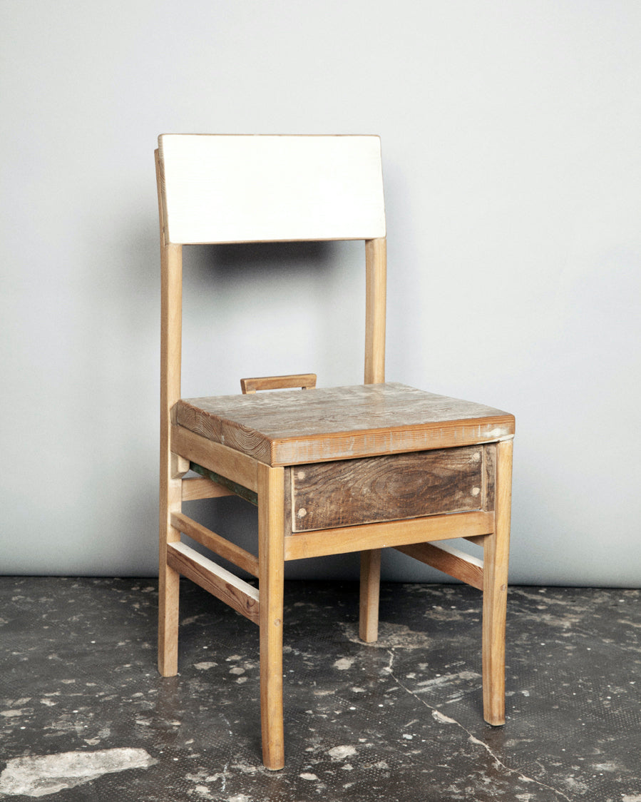 rE | Chair with drawer