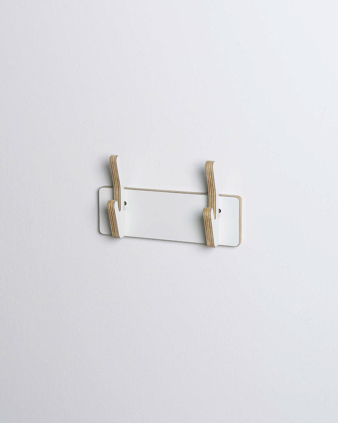 ON | Colgador de madera individual 