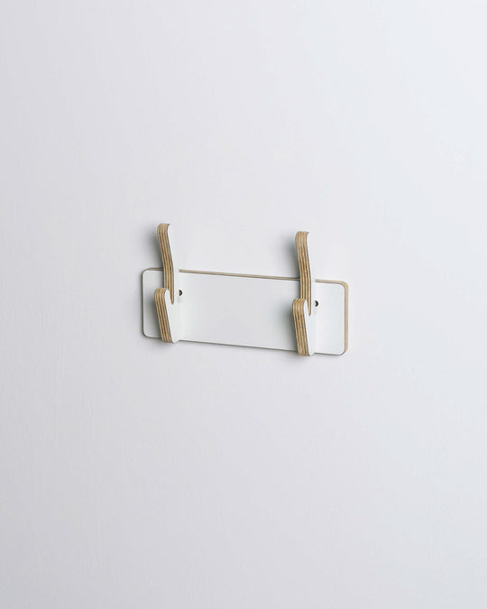 ON | Colgador de madera individual 