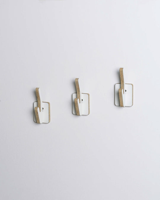 ON | Colgador de madera individual 
